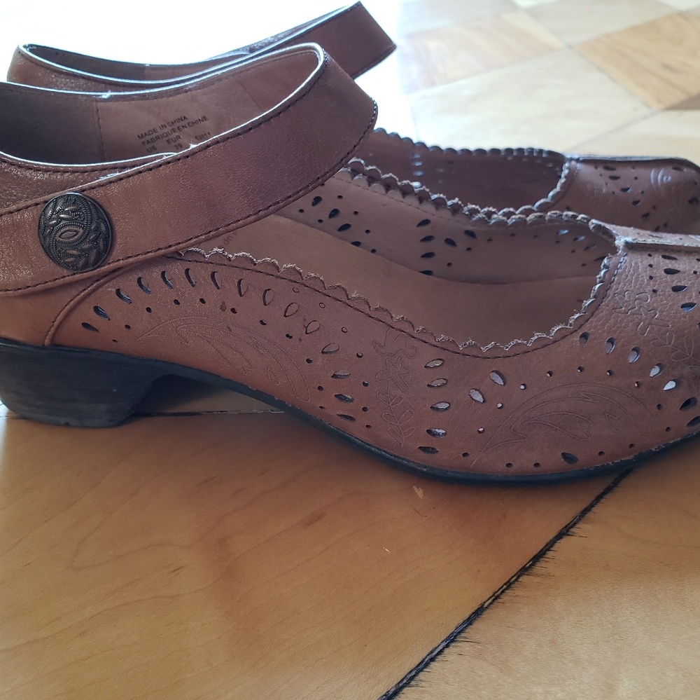 Taos Womens Tango Casuals